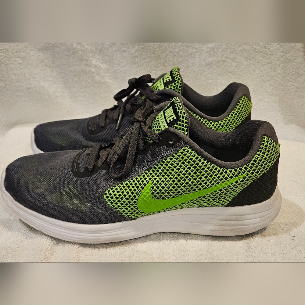 NIKE REVOLUTION 3 SNEAKERS
